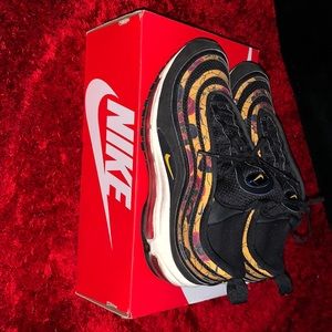 Size 8.5 Women Air Max 97 SE